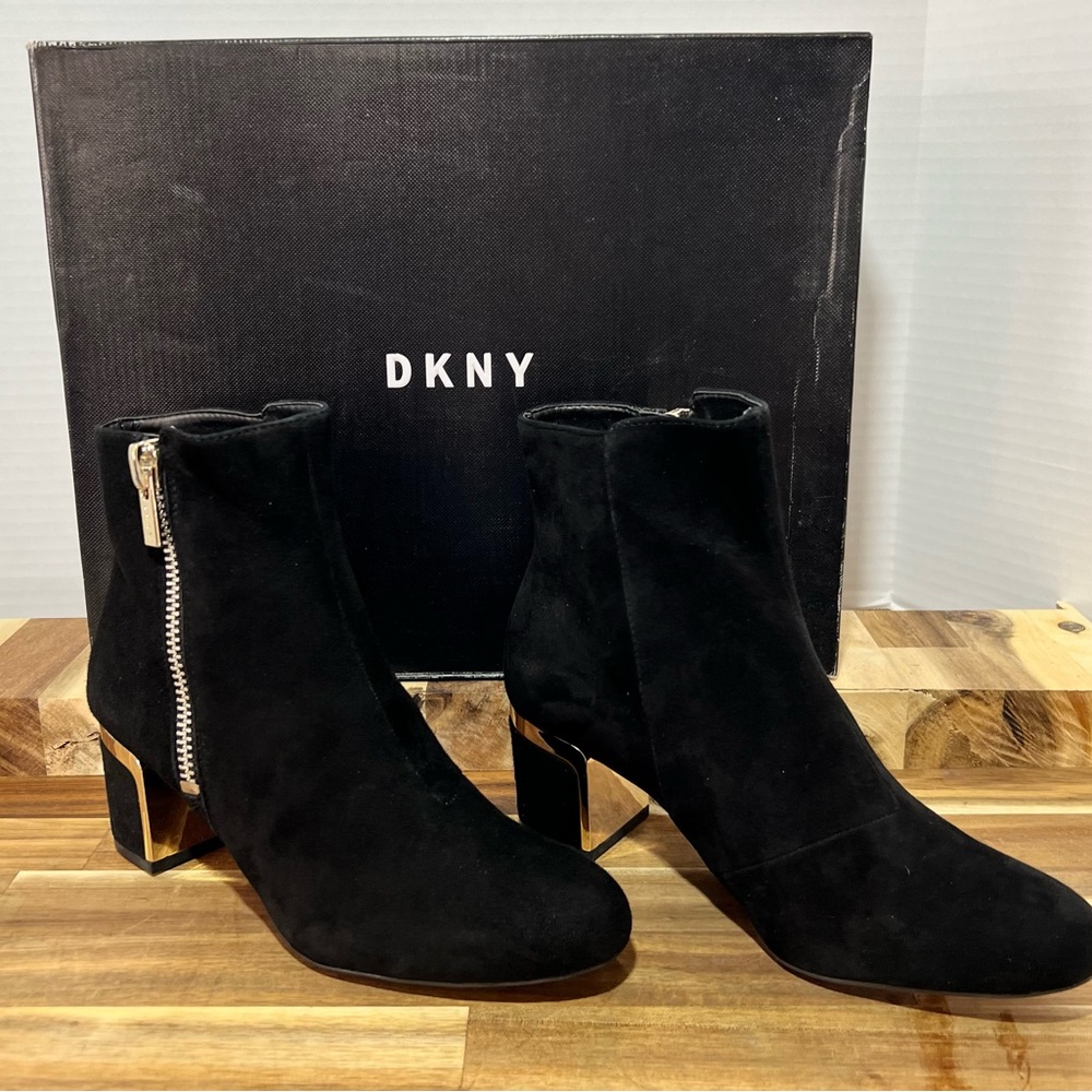 DKNY Women’s Black Crosbi Booties, Size 6.5M